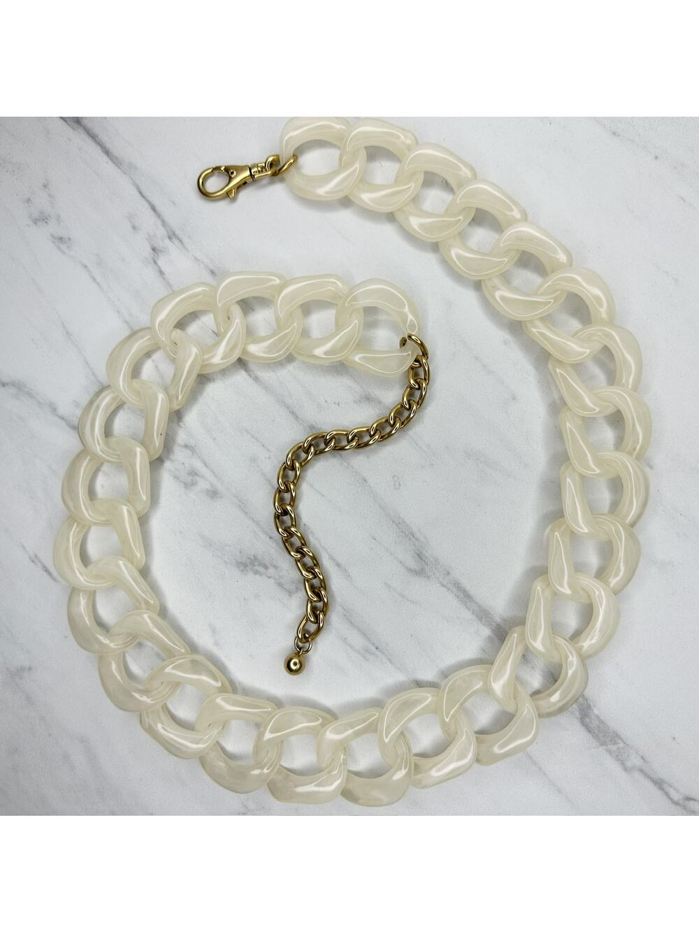 Chunky Cream Plastic Gold Tone Chain Link Belt Medium/Large (M/L) Retro ✨